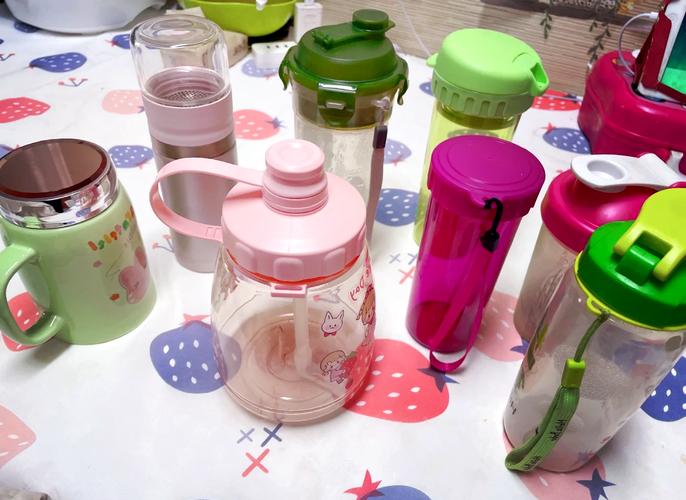 耐高溫塑料杯大揭秘 從材質到使用的全面指南